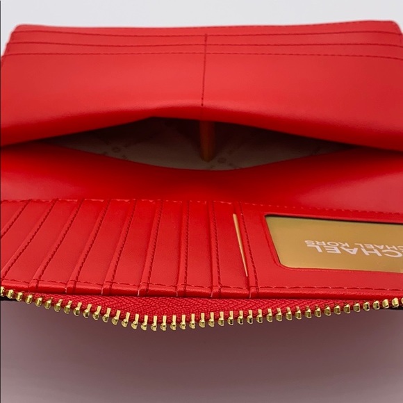 MICHAEL KORS LARGE TRAVEL CONTINENTAL DARK SANGRIA - Picture 5 of 16